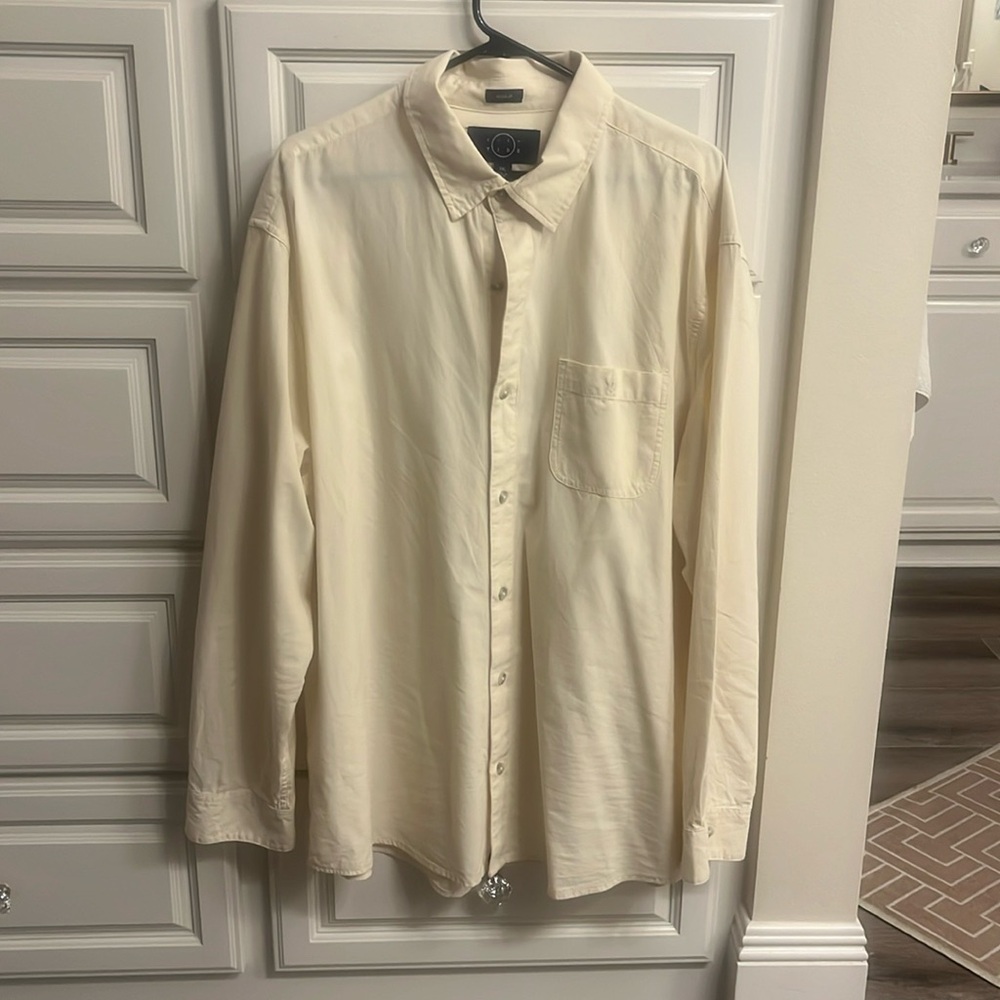 Even Tide man’s long sleeve butt n down shirt XXL